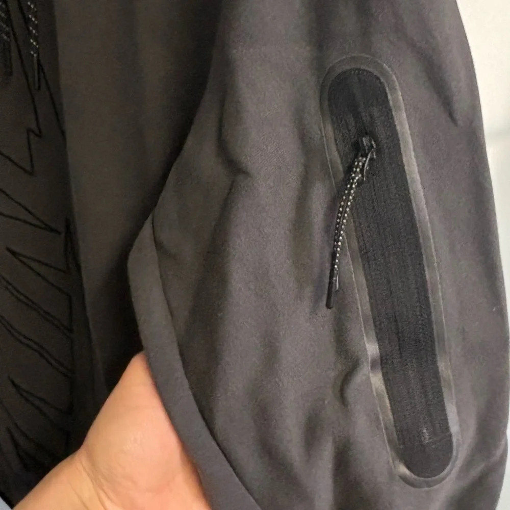 Nike Tech Set - Picture 6 of 12